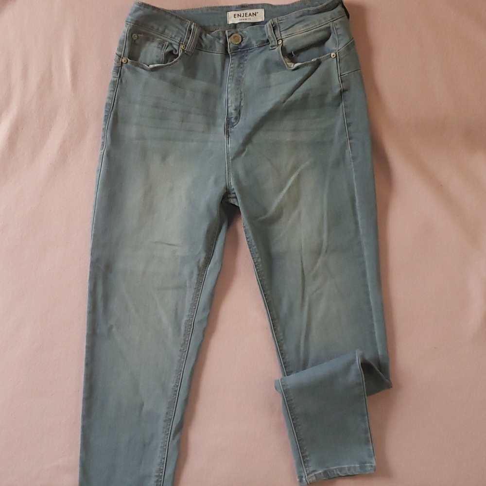 Womans Jeans